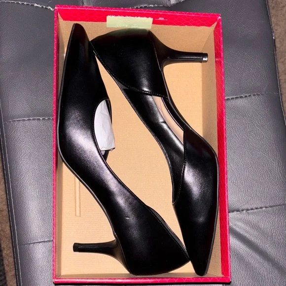 Chic Black Women's Heels - Picture 4 of 6